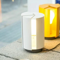 Lampe Pivotante à Poser - Charlotte Perriand - Nemo Lighting - Jaune -Domicile Art Magasin 51348 xl