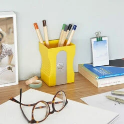 Pot à Crayons En Plastique Taille-crayon Jaune - Balvi -Domicile Art Magasin 79851 xl