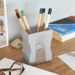 Pot à Crayons En Plastique - Taille-crayon Gris - Balvi -Domicile Art Magasin 87327 xl